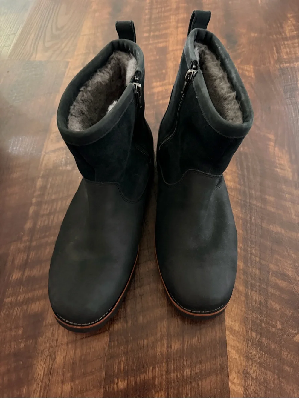 UGG Men's Hendren Black Waterproof Shearling Fur Lined Side Zip Boots Size 12